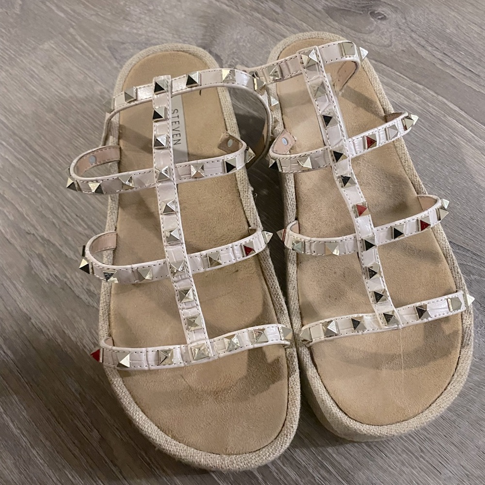 Steve Madden Studded sandals